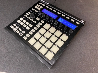 Native Instruments MASCHINE MK2 Black 3